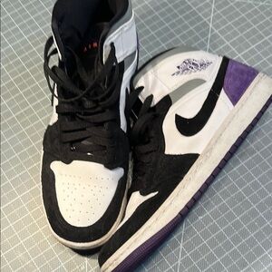 Air Jordan 1mid SE size 10.5